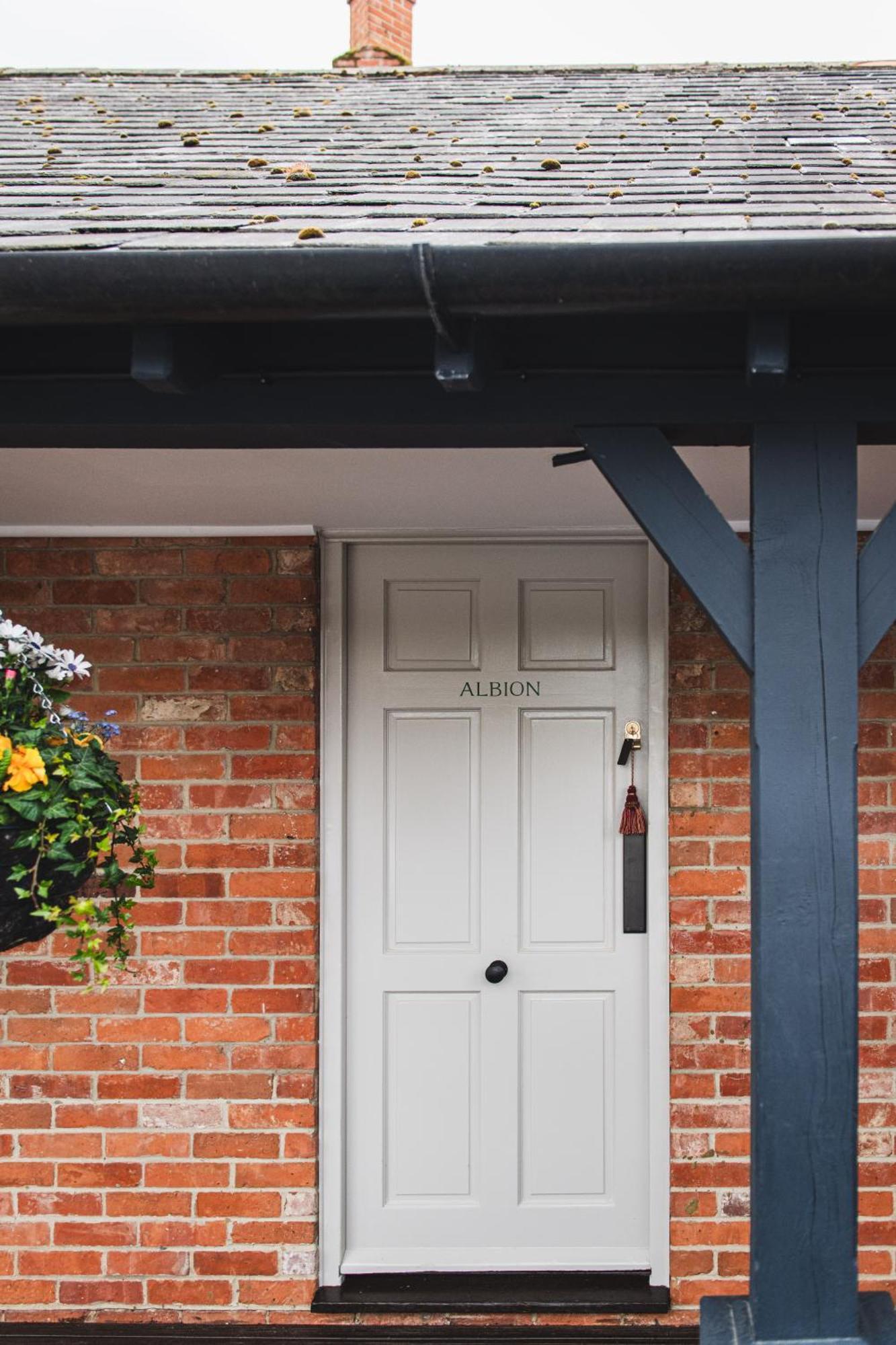 Bel And The Dragon-Odiham Hotel Luaran gambar